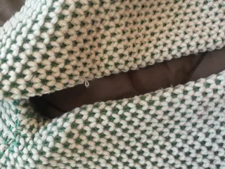 Camisola de malha verde e branca