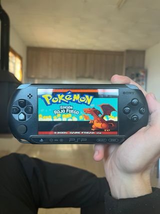 Sony PSP Street Negra + 4 Juegos Físicos