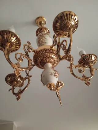 Lampadario dorato Capodimonte