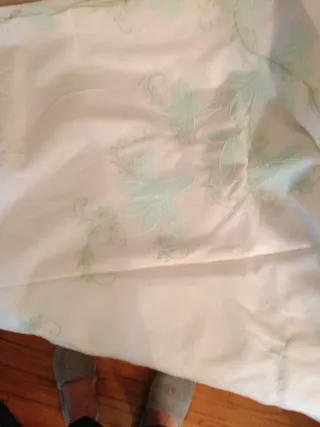 Tovaglia 160x240 cm ricami verdi