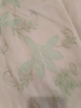 Tovaglia 160x240 cm ricami verdi