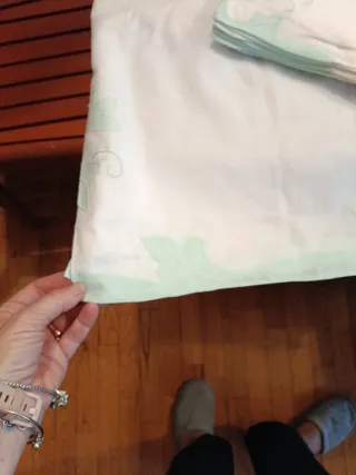 Tovaglia 160x240 cm ricami verdi