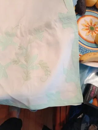 Tovaglia 160x240 cm ricami verdi