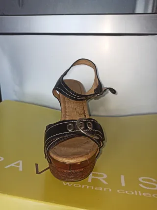 Sandalia de cuña mujer negra y marrón
