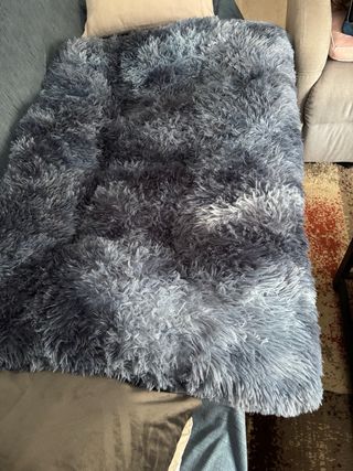 Cama para perro grande azul y negro