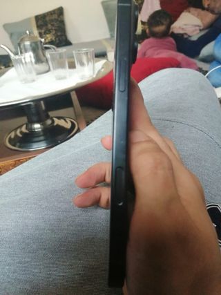 iPhone 16 Pro Max,con funda original, con caja