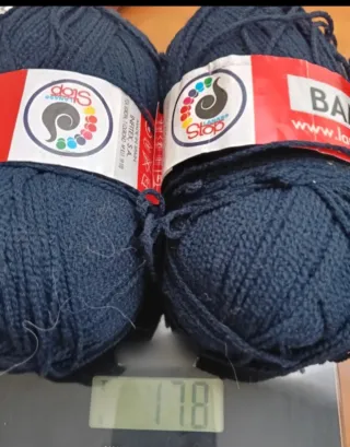 2 ovillos de lana Bambú azul marino. (Lanas Stop)