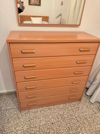 armario ,cómoda, mesilla ,cama 105 y lámpara inclu