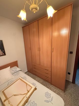 armario ,cómoda, mesilla ,cama 105 y lámpara inclu