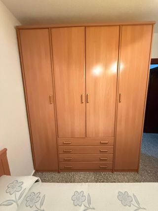 armario ,cómoda, mesilla ,cama 105 y lámpara inclu