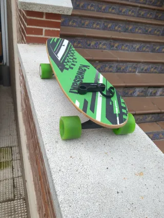 Monopatín Skate Eléctrico Kawasaki semi nuevo