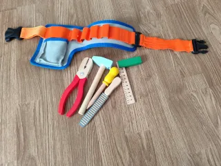Cinturón de herramientas de madera para niños