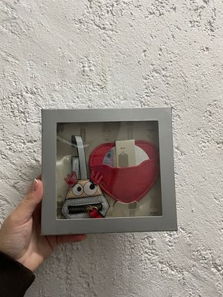 Set regalo espejito bolsillo y llavero.