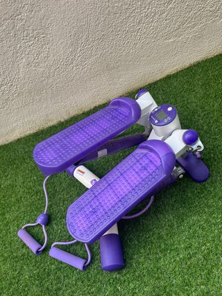 Mini Stepper Morado con Bandas de Resistencia