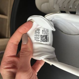 Zapatillas Adidas Blancas y Negras