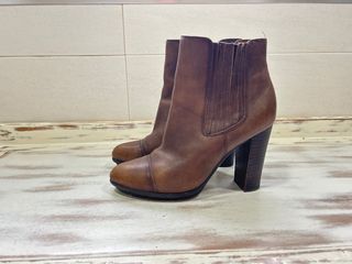 Botines de tacón marrones