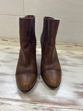 Botines de tacón marrones