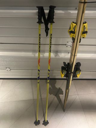 Esquís ROSSIGNOL con bastones
