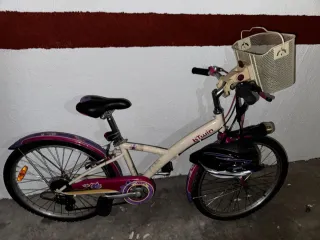 Bicicleta niña con cesta