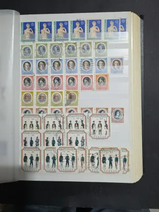 Colección Italia. álbum de 60 páginas. 30 hojas.
