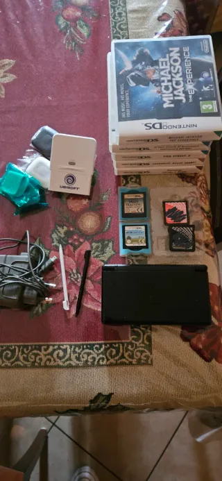 Nintendo DS Lite Nera + Giochi + contapassi+access