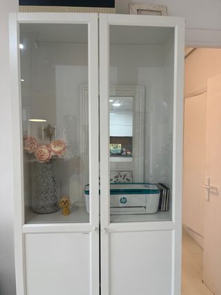 Estantería Billy Ikea con puertas de cristal