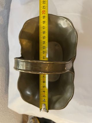 Cesto em bronze vintage com asa