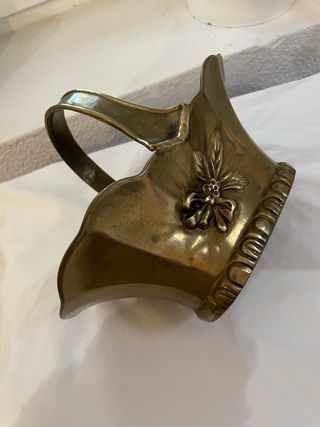 Cesto em bronze vintage com asa