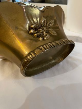 Cesto em bronze vintage com asa