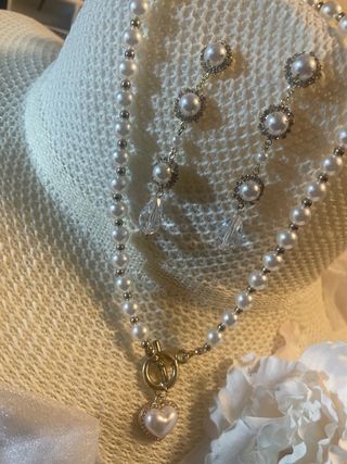 Conjunto de perlas collar y pendientes largos