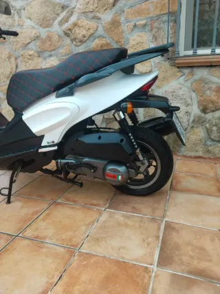 Moto scuter Benelli 125