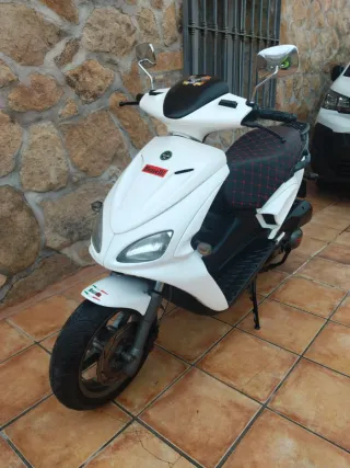 Moto scuter Benelli 125