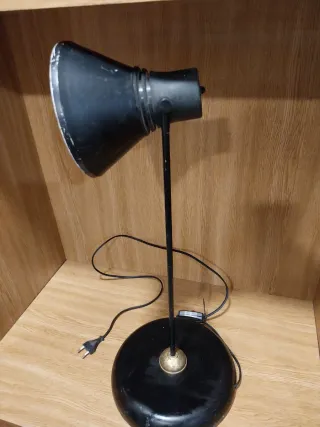 Lámpara de mesa vintage negra y dorada