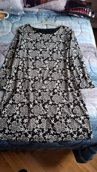 5 abiti Taglia 42/44.RINNOVA IL TUO GUARDAROBA