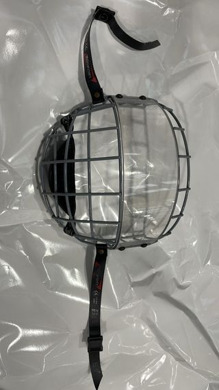 Pantalla para casco de hockey