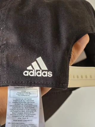 Gorra Adidas Negra
