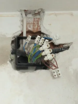 "Manitas, reparaciones en tu domicilio"