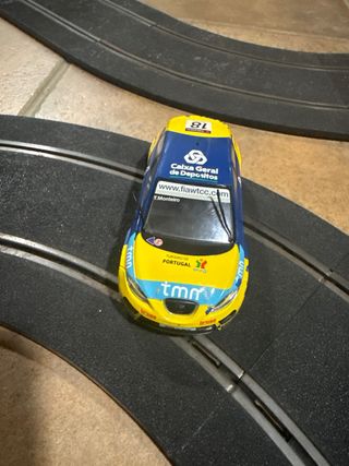 Coche Scalextric Vodafone