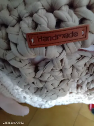 Borsa uncinetto rosa antico con dettagli rosa