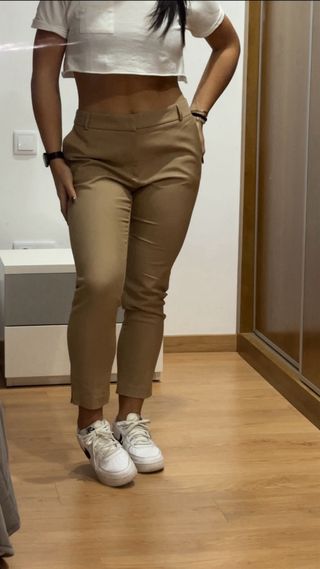 Calças casuais bege