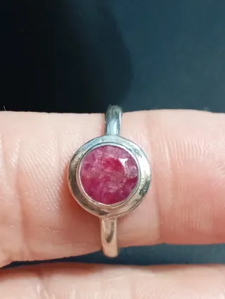 Anillo Plata Ley rubí facetado