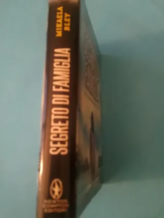 Segreto di famiglia (eNewton Narrativa) (Italia...