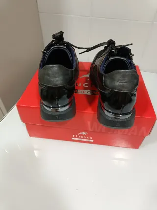 Zapatos Fluchos ABSOLUTE CONFORT DORKING Negros