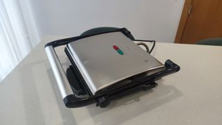 Grelhador elétrico em excelente estado