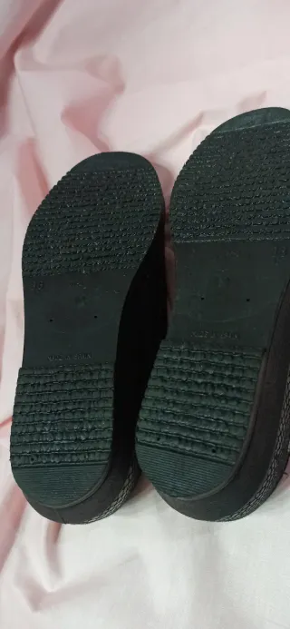 Zapatillas efecto escamas con pelo interior