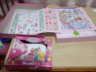 Juego Hello Kitty Clementoni y Estuche Belle Fille