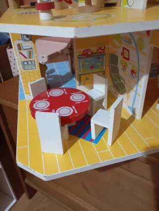 Casa de muñecas Amanda Troupe