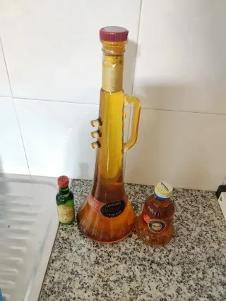 Set di bottiglie da liquore per collezionisti