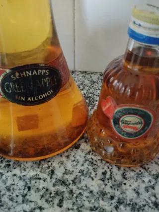 Set di bottiglie da liquore per collezionisti