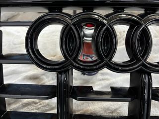 Rejilla Delantera Audi SQ8 Negra